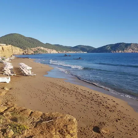 3 Golondrinas בית הארחה