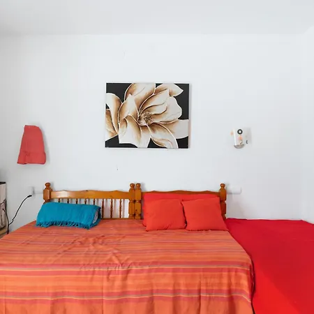 3 Golondrinas בית הארחה סנטה אאולריה דס ריו