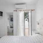 3 Golondrinas Πανσιόν