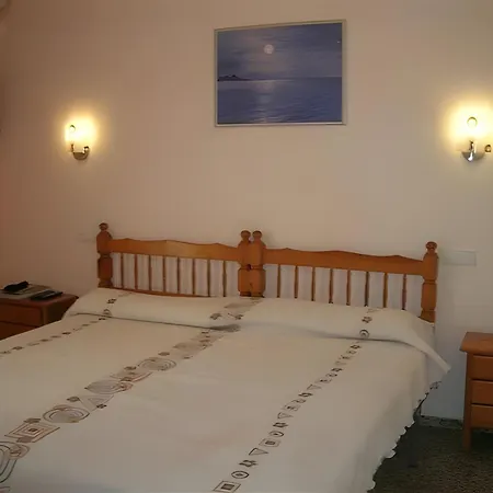 3 Golondrinas Konukevi Santa Eularia des Riu