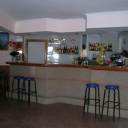 3 Golondrinas